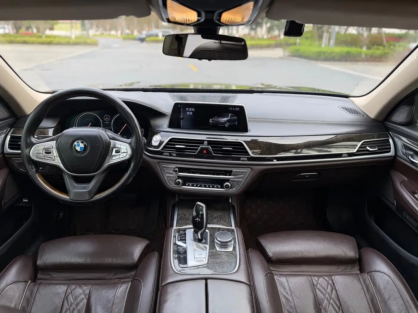 BMW 7 Series 2016 730Li Luxury фото 8