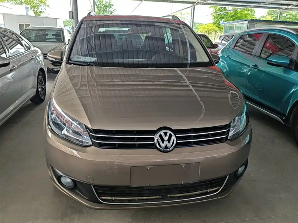 Volkswagen Touran 2015 1.4T DSG Comfort Edition 5-seater фото 3