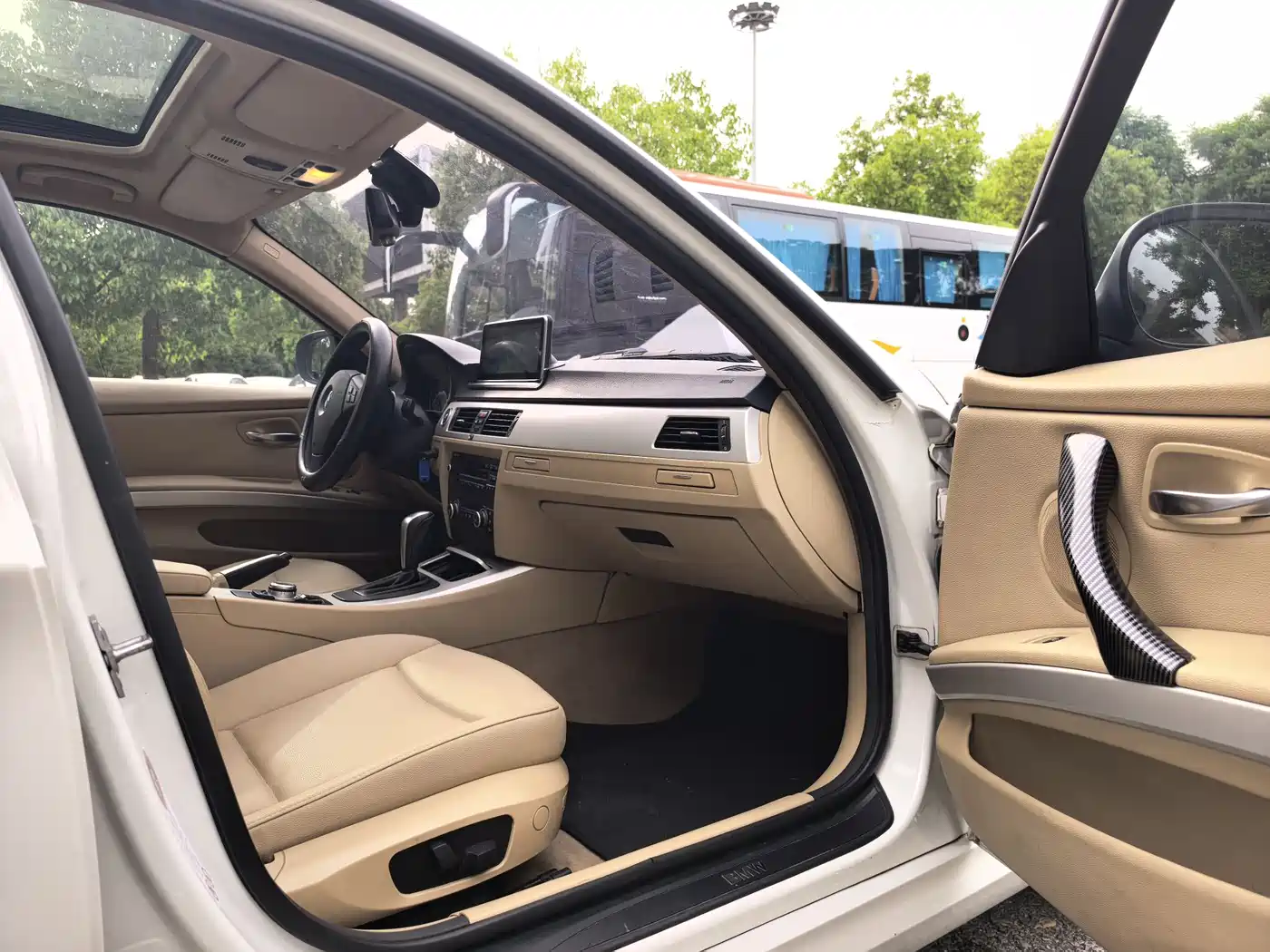 BMW 3 Series (Import) 2012 318i Leading фото 16