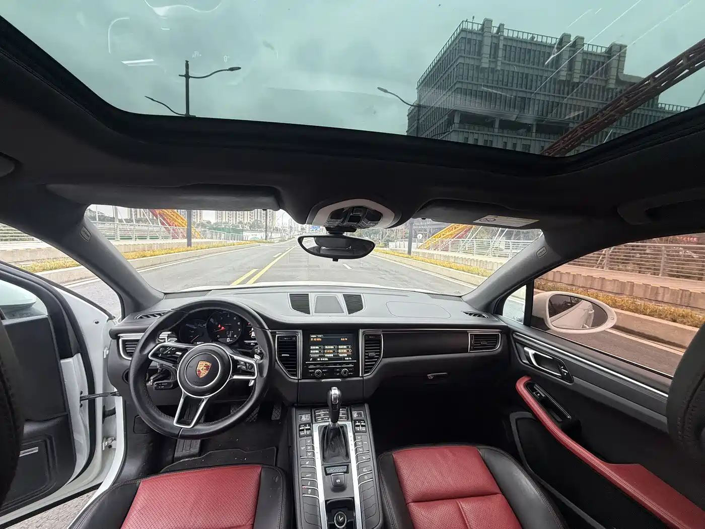 Porsche Macan 2016 Macan 2.0T фото 5