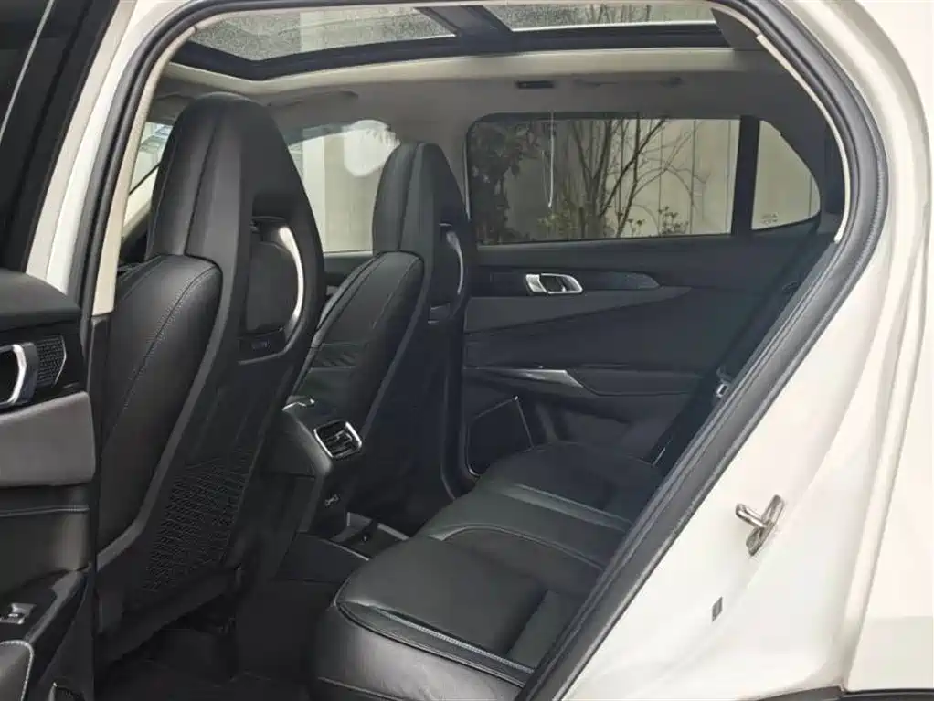Lynk & Co 01 EM-P 2018 1.5T PHEV Jin Pro China V фото 7