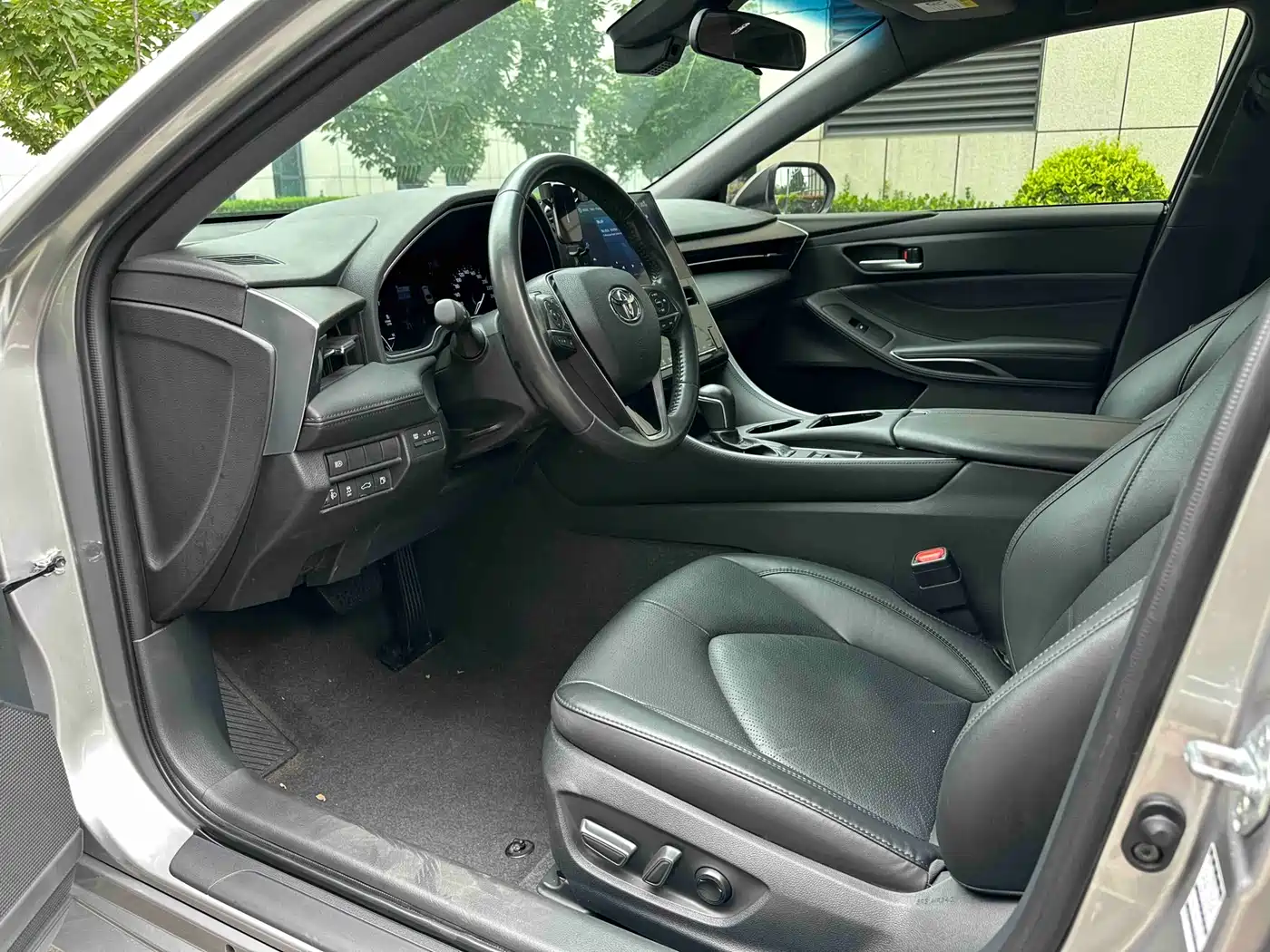 Toyota Avalon 2022 2.0L Luxury Edition фото 4