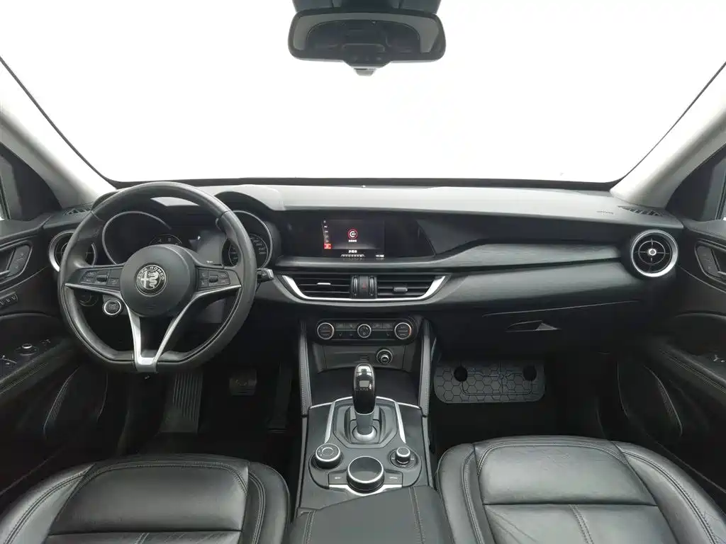 Alfa Romeo Stelvio 2017 2.0T 200HP Elite фото 5
