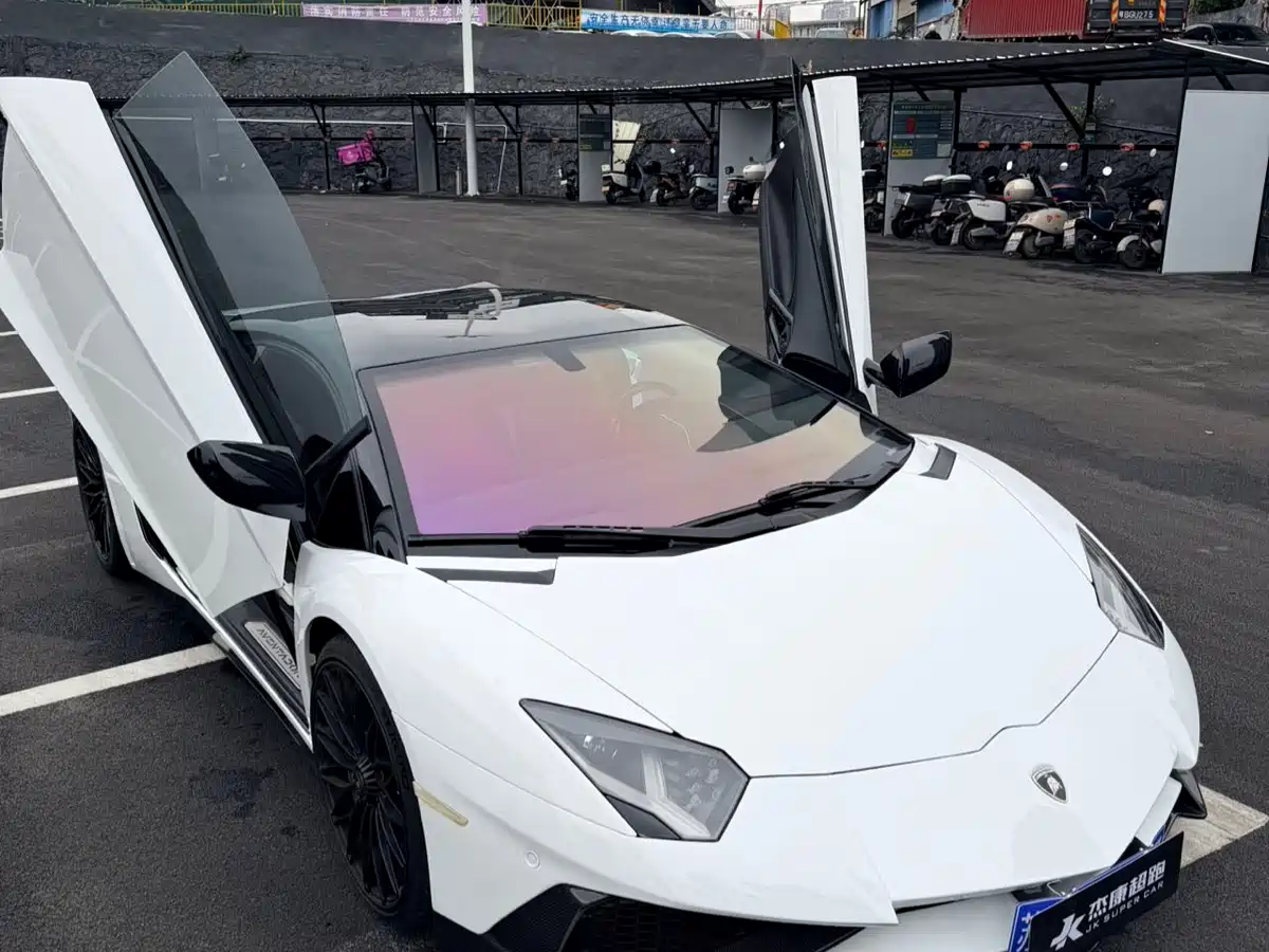 Lamborghini Aventador 2011 LP 700-4 фото 17