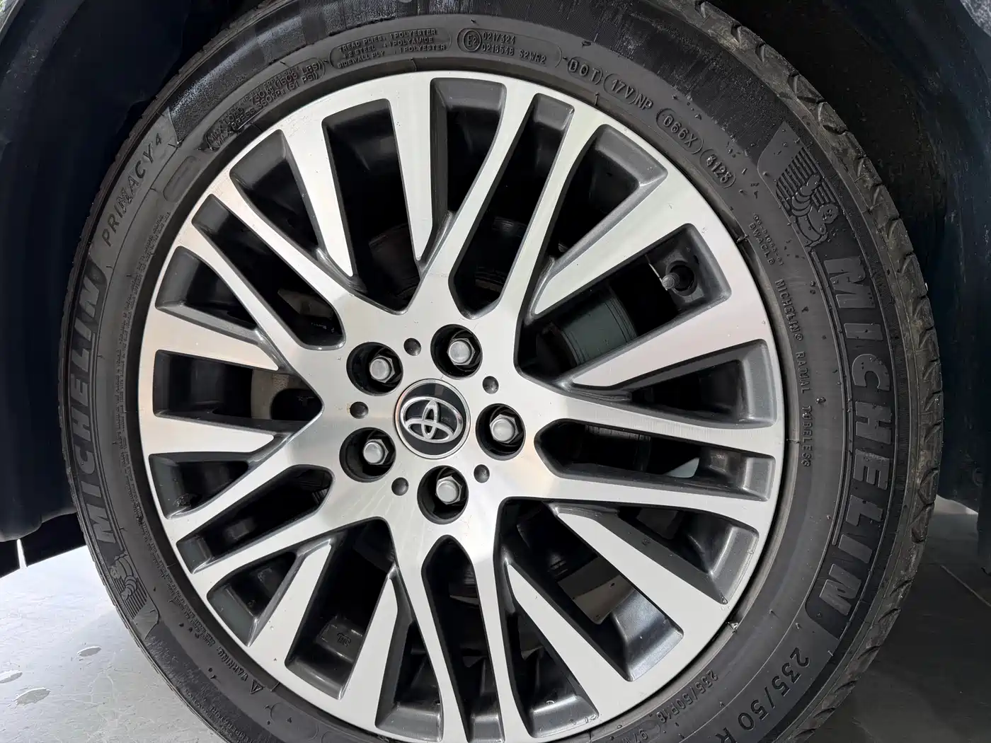 Toyota Alphard 2018 3.5L Luxury фото 11