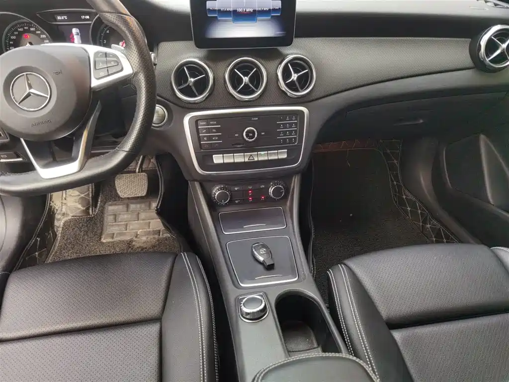 Mercedes-Benz GLA 2019 GLA 200 Dynamic фото 14