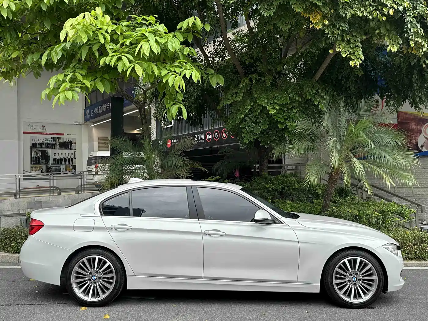 BMW 3 Series 2019 320Li Fashion Type фото 3