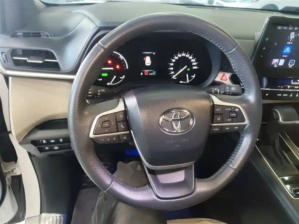 Toyota Sienna 2023 2.5L Hybrid Luxury Edition фото 11