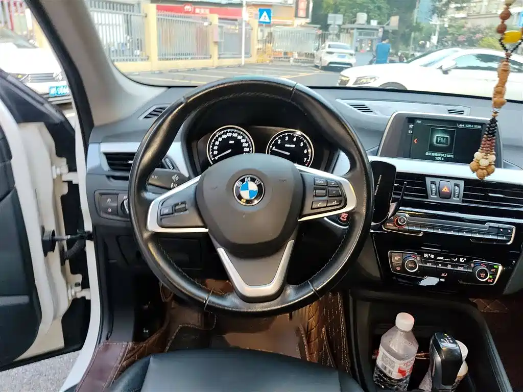 BMW X1 2019 sDrive18Li Fashion Model фото 3
