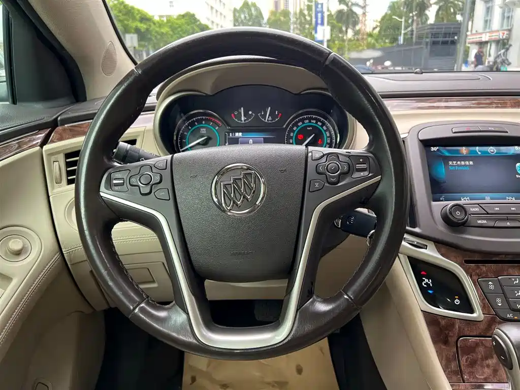 Фото 9 - Buick LaCrosse