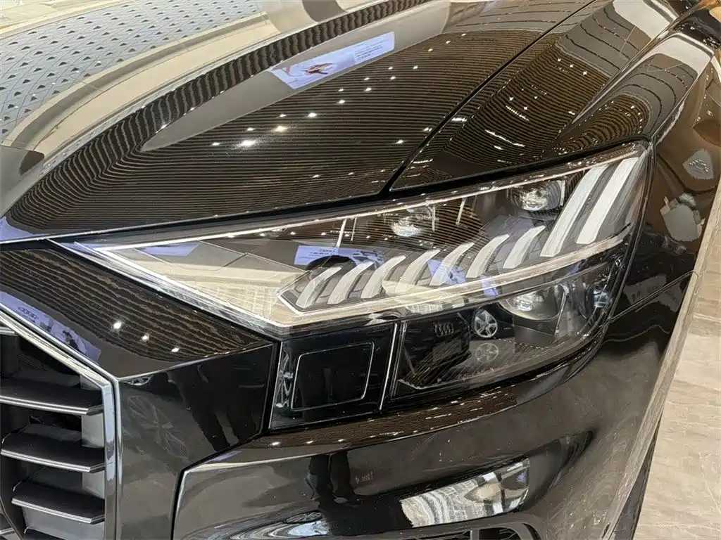Audi Q8 2021 2022 55 TFSI Luxury Dynamic