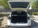 صورة 15 - Volkswagen Tharu