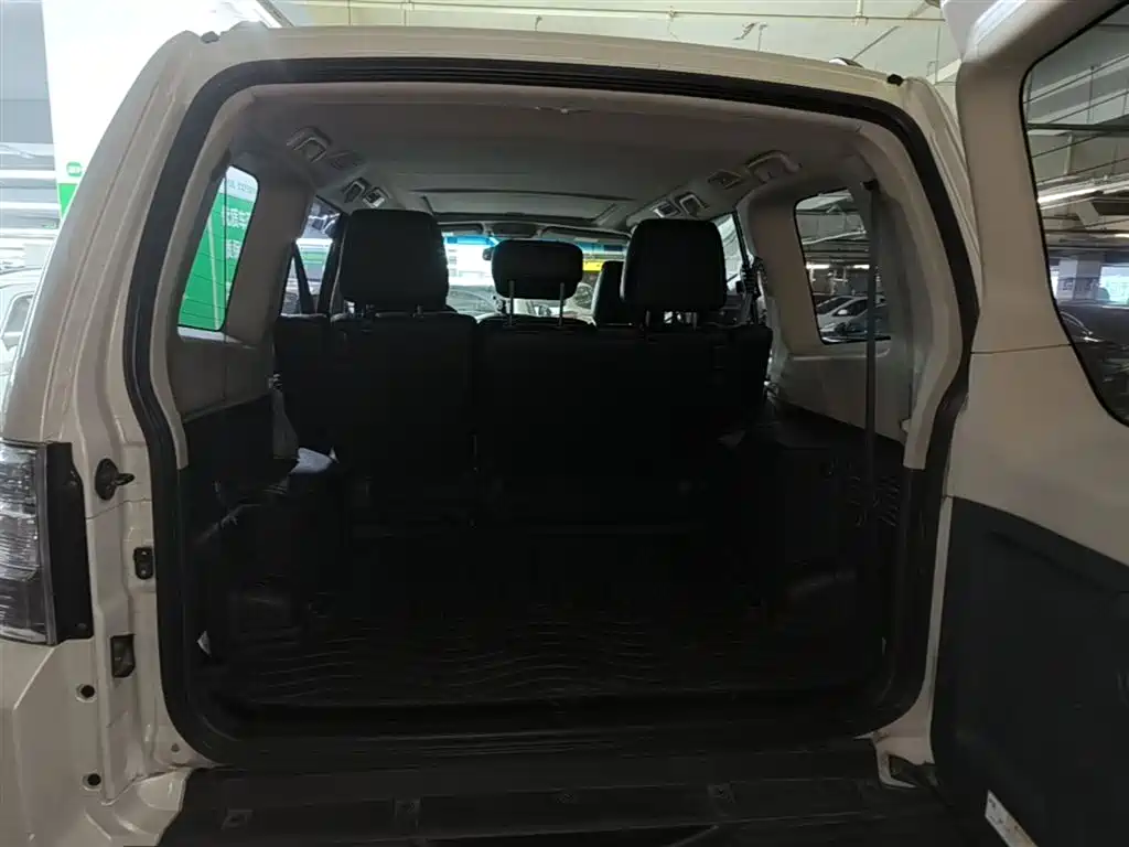 Mitsubishi Pajero (Import) 2016 3.0L Automatic Standard (China IV) фото 19