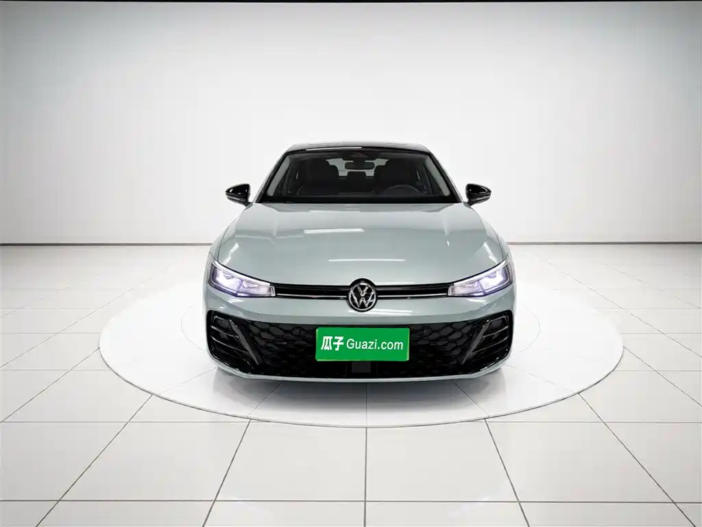 Volkswagen Passat 2025 Pro 380TSI Starlight Dragon Glory Edition фото 3