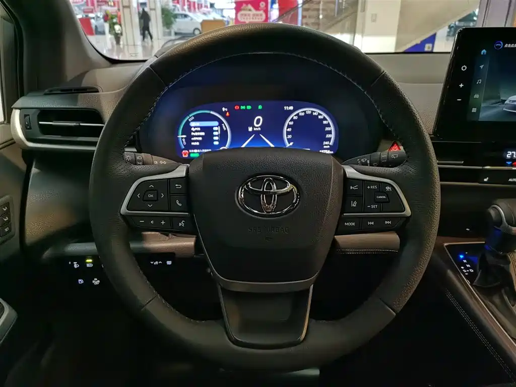 Toyota Granvia 2024 2.5L Hybrid Premium PLUS 4WD Edition фото 4