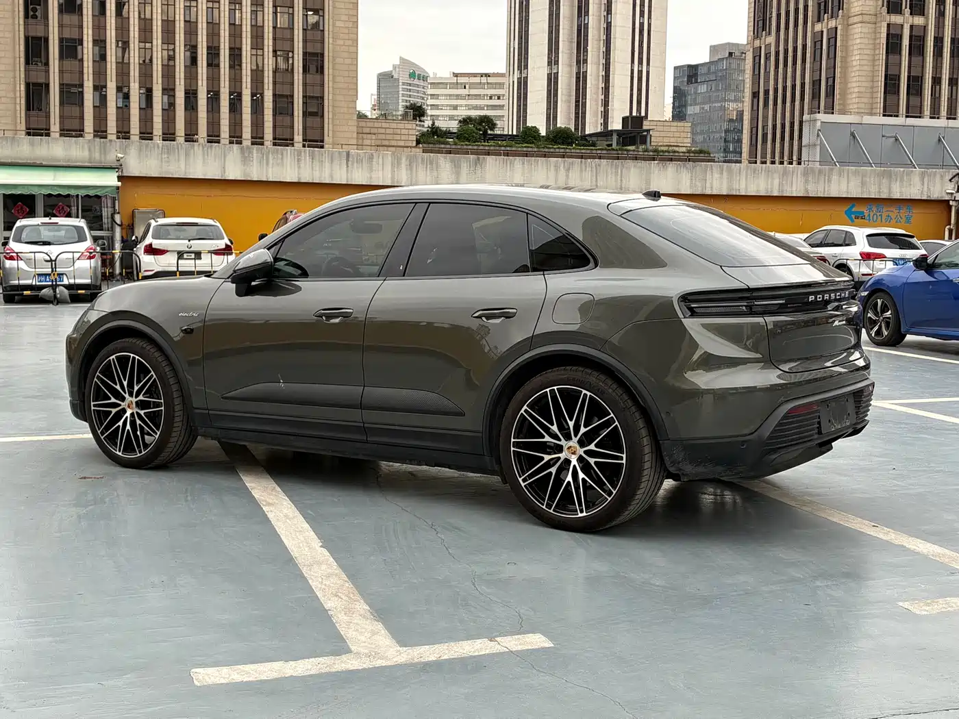 Porsche Macan EV 2024 Macan Long Range фото 17