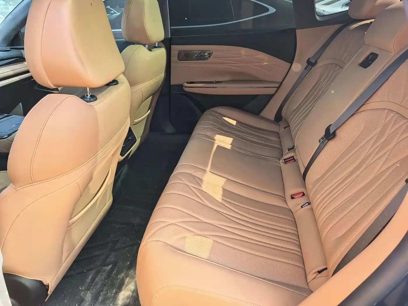 Geely Galaxy Galaxy Xingyao 8 2025 130km EM-P Starship Edition фото 5