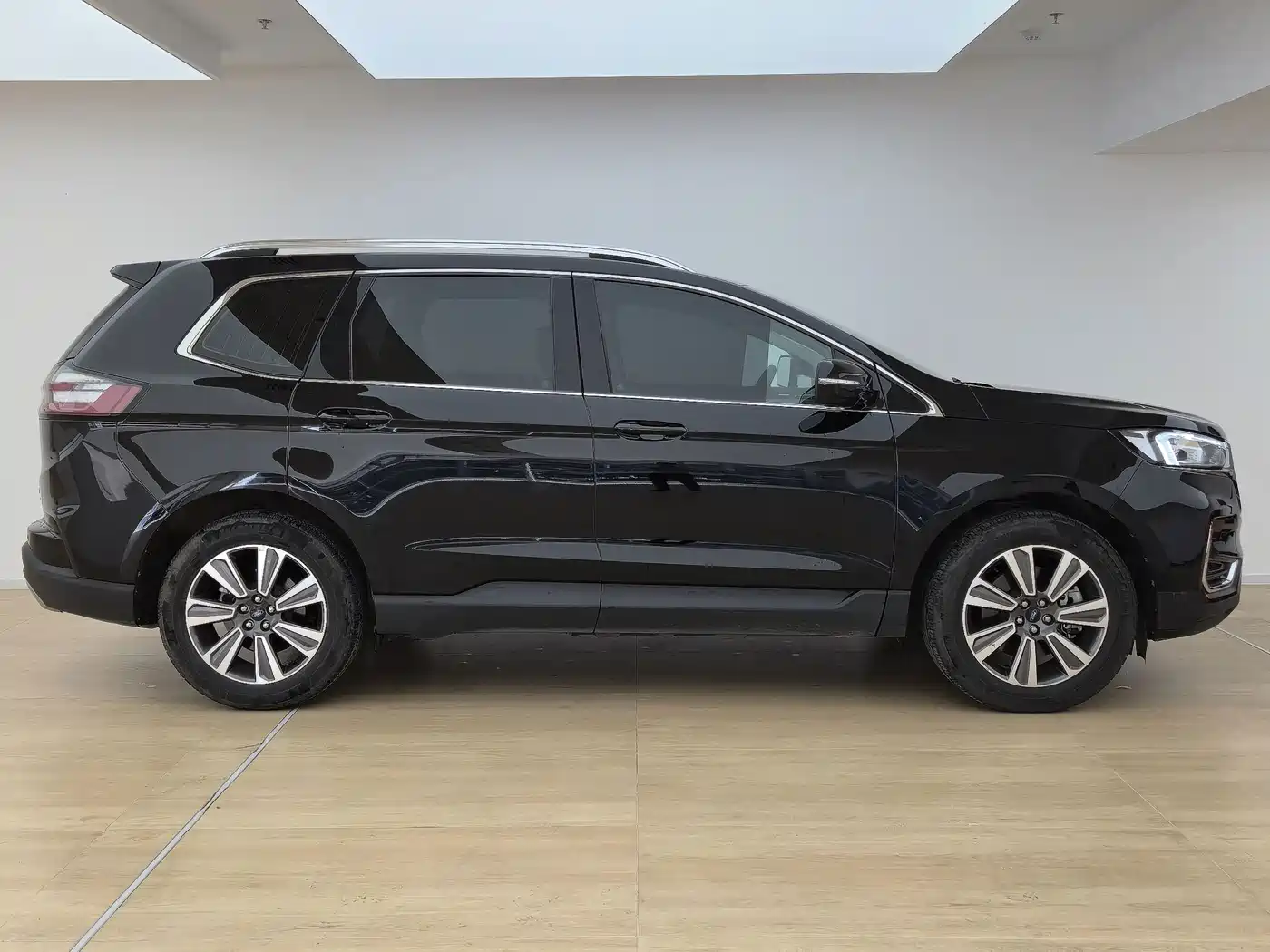 Ford Edge 2021 2021 PLUS EcoBoost 245 FWD Platinum Sharp 5-seater