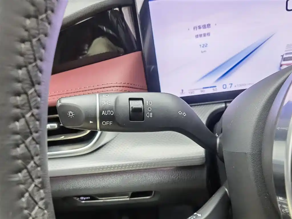 Hongqi H5 2024 2.0T Automatic Smart Connect Flag Smooth Edition фото 21