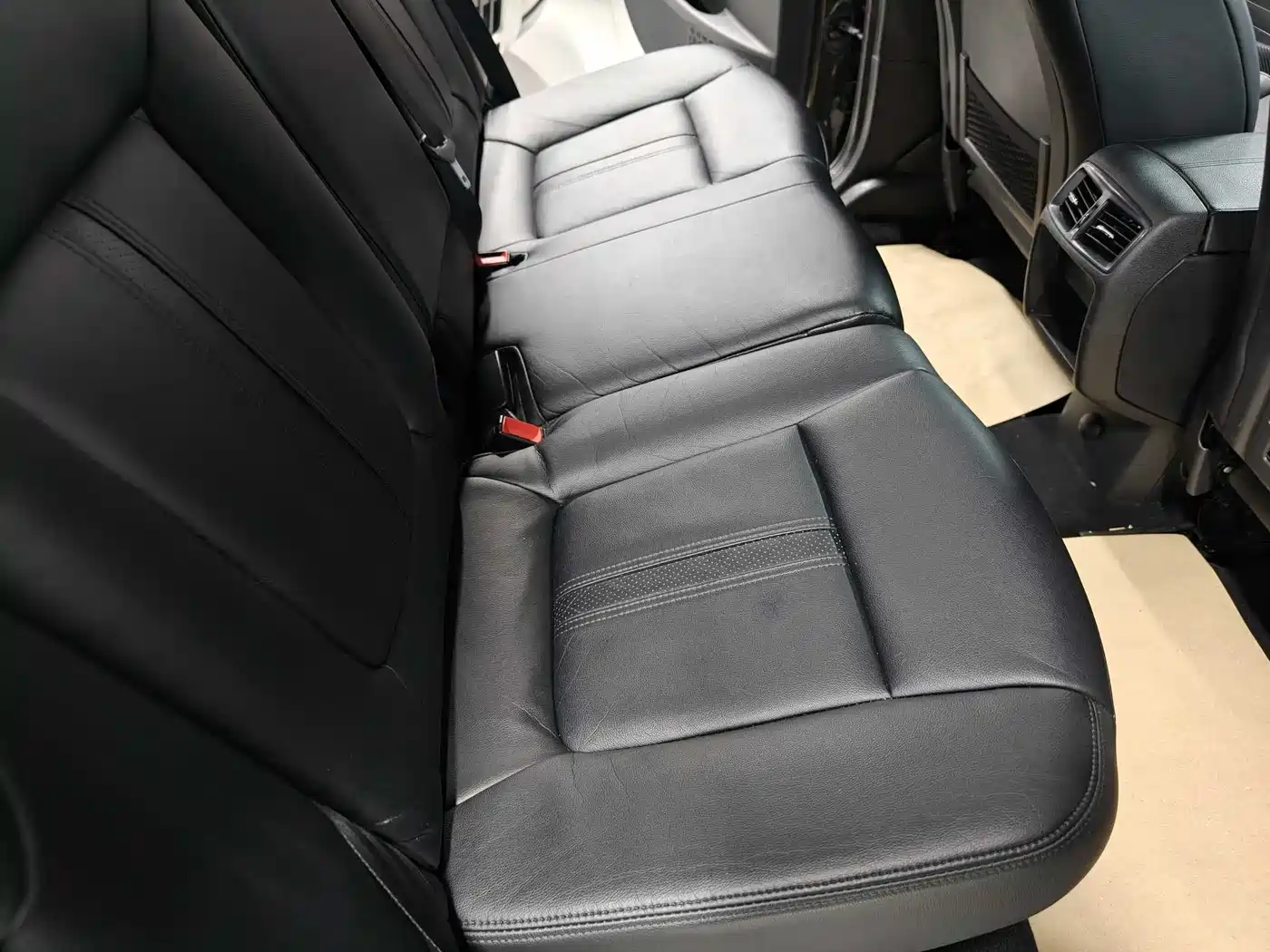 Peugeot 3008 2016 2.0L Automatic Standard Edition фото 15