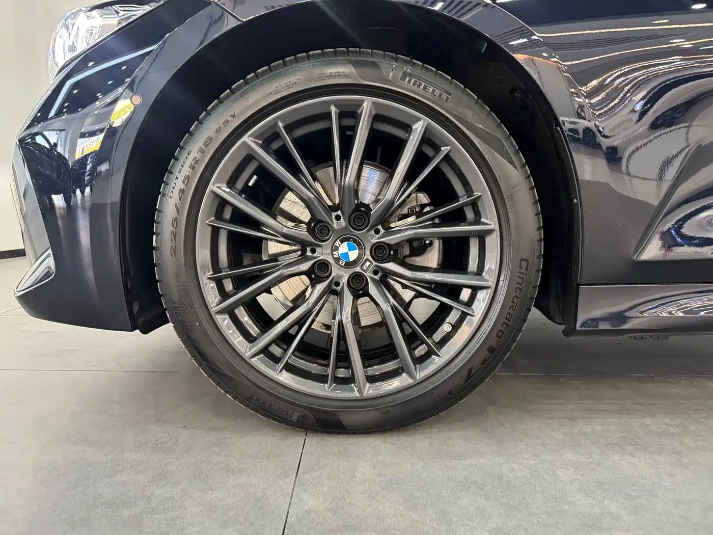 BMW 3 Series 2024 325Li M Sport Shadowline Package фото 5