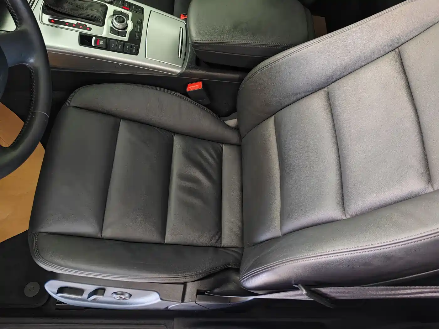 Audi A6L 2011 2.0 TFSI Automatic Comfort фото 12