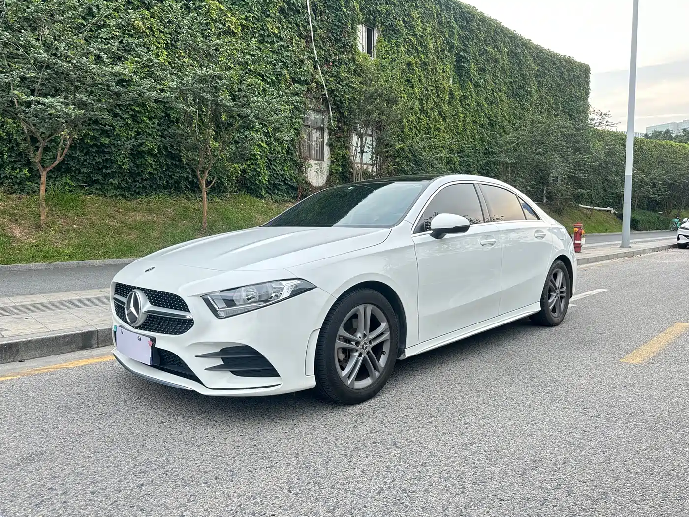 Mercedes-Benz A-Class 2022 A 180 L фото 2