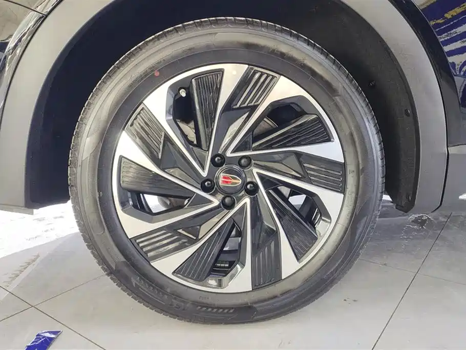 Hongqi HS7 PHEV 2024 2.0T PHEV 4WD Flagship Edition 6-seater фото 6