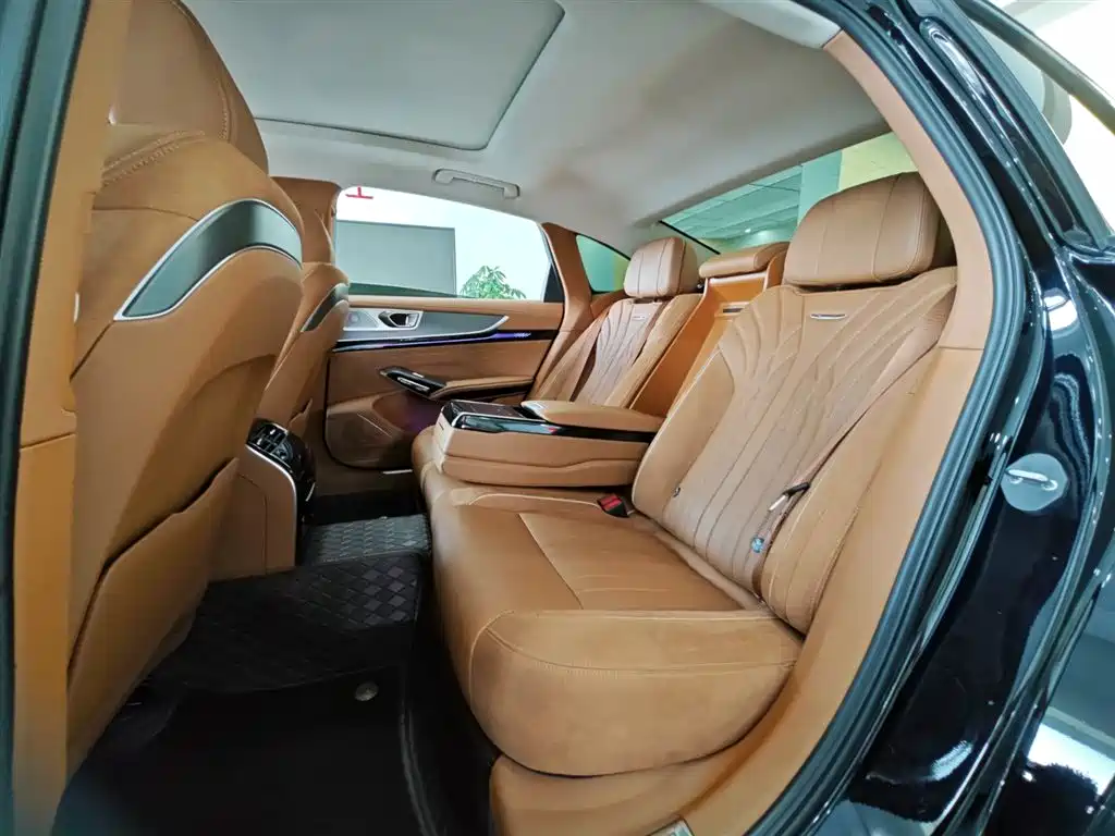 صورة 7 - Hongqi H9