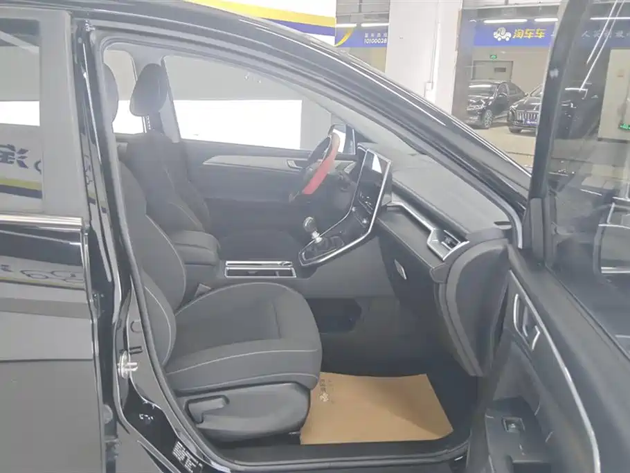 Haval M6 2021 PLUS 1.5T Manual Elite Smart Connect фото 8