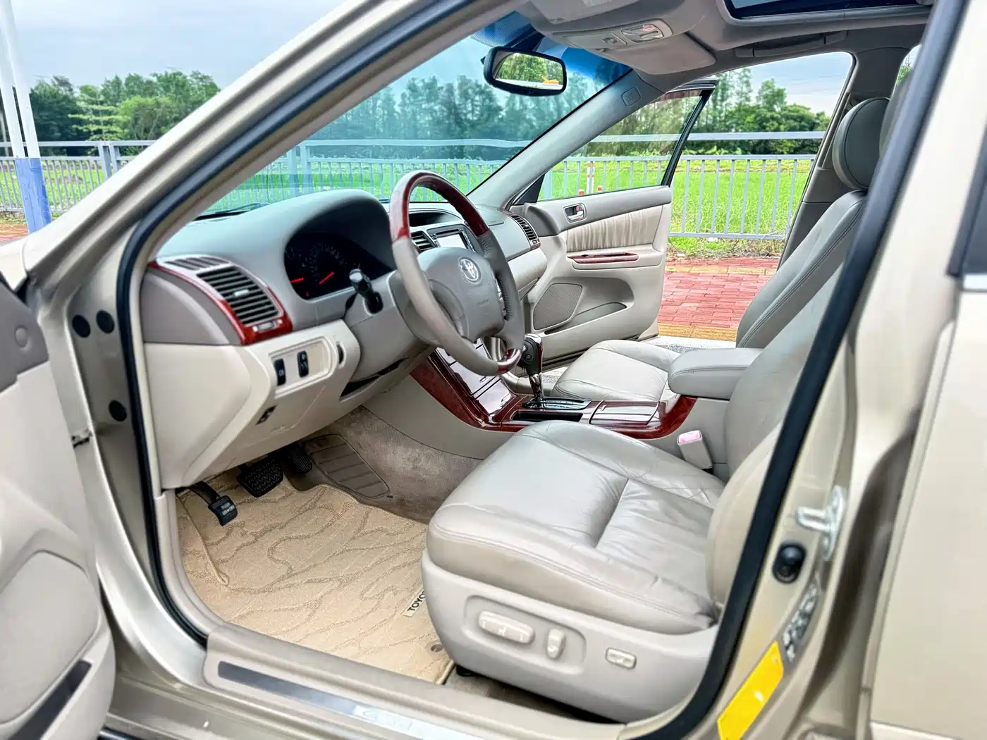 Toyota Camry (Overseas) 2005 2.4 Luxury Edition фото 4