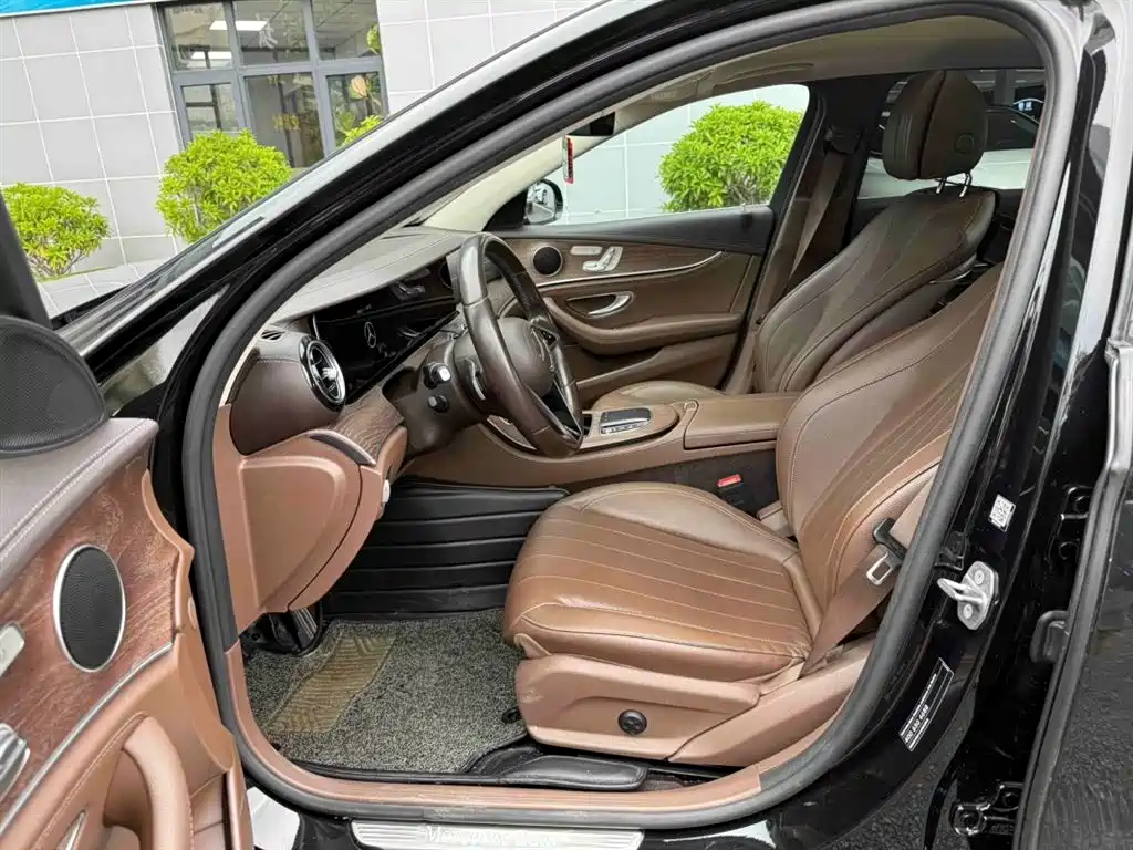 Mercedes-Benz E-Class 2021 E 300 L Fashion фото 5