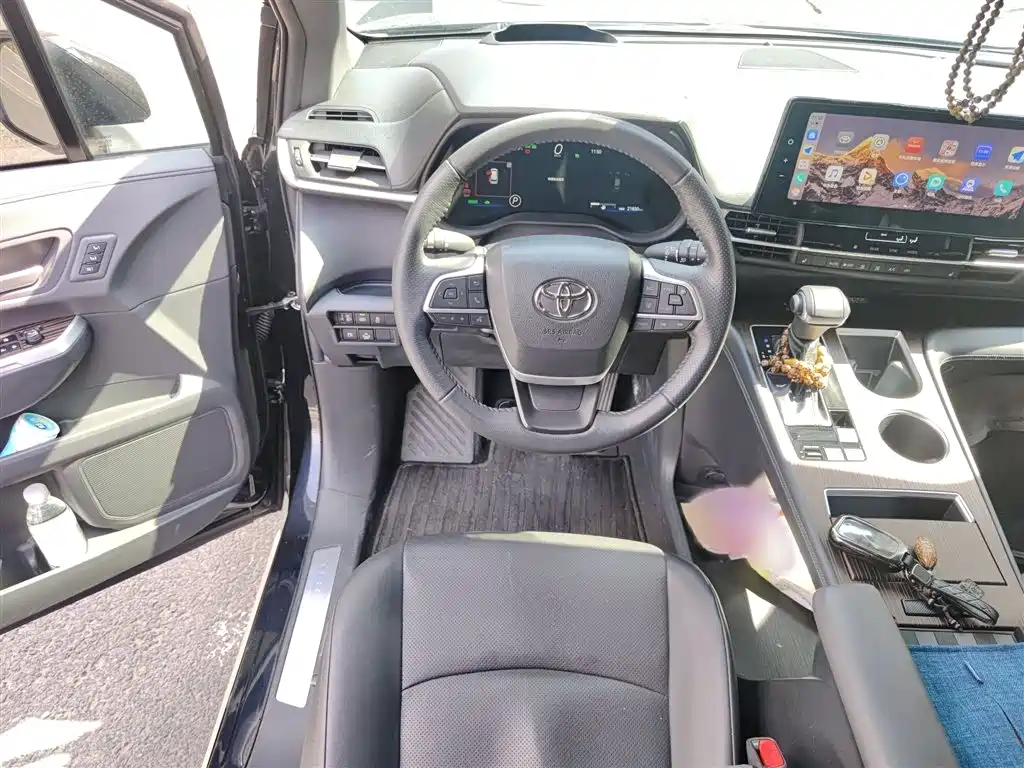 Toyota Granvia 2024 2.5L Hybrid Premium PLUS фото 7