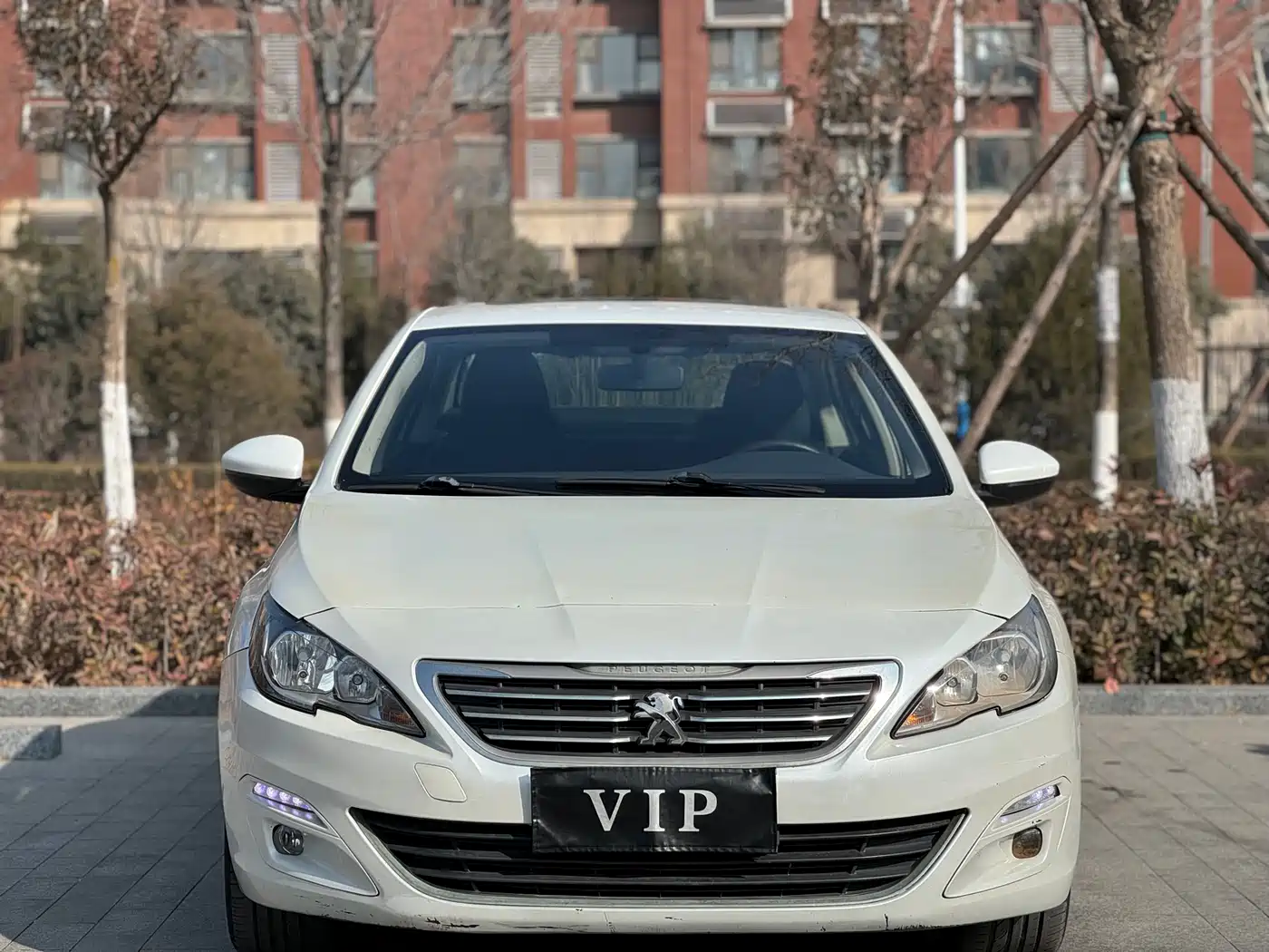 Peugeot 408 2016 1.6T Automatic Luxury Edition фото 2
