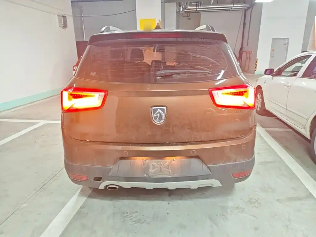 Baojun 560 2017 2016 1.8L Manual Luxury