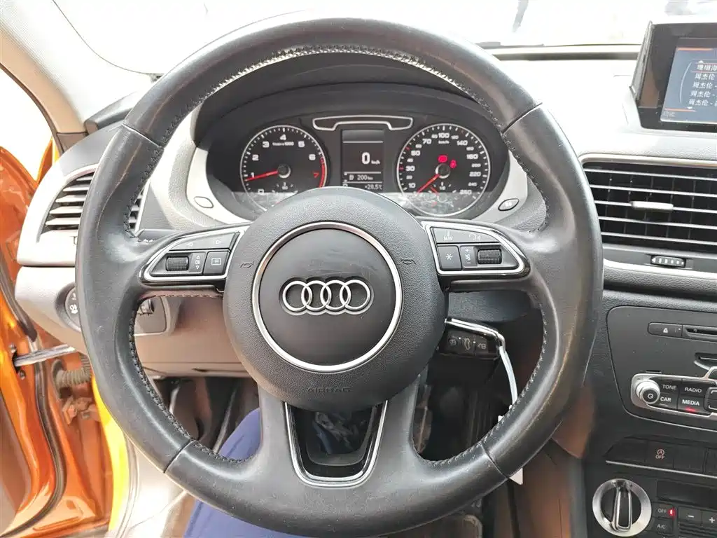 Audi Q3 2015 35 TFSI Millionth Anniversary Intelligent Leader фото 7