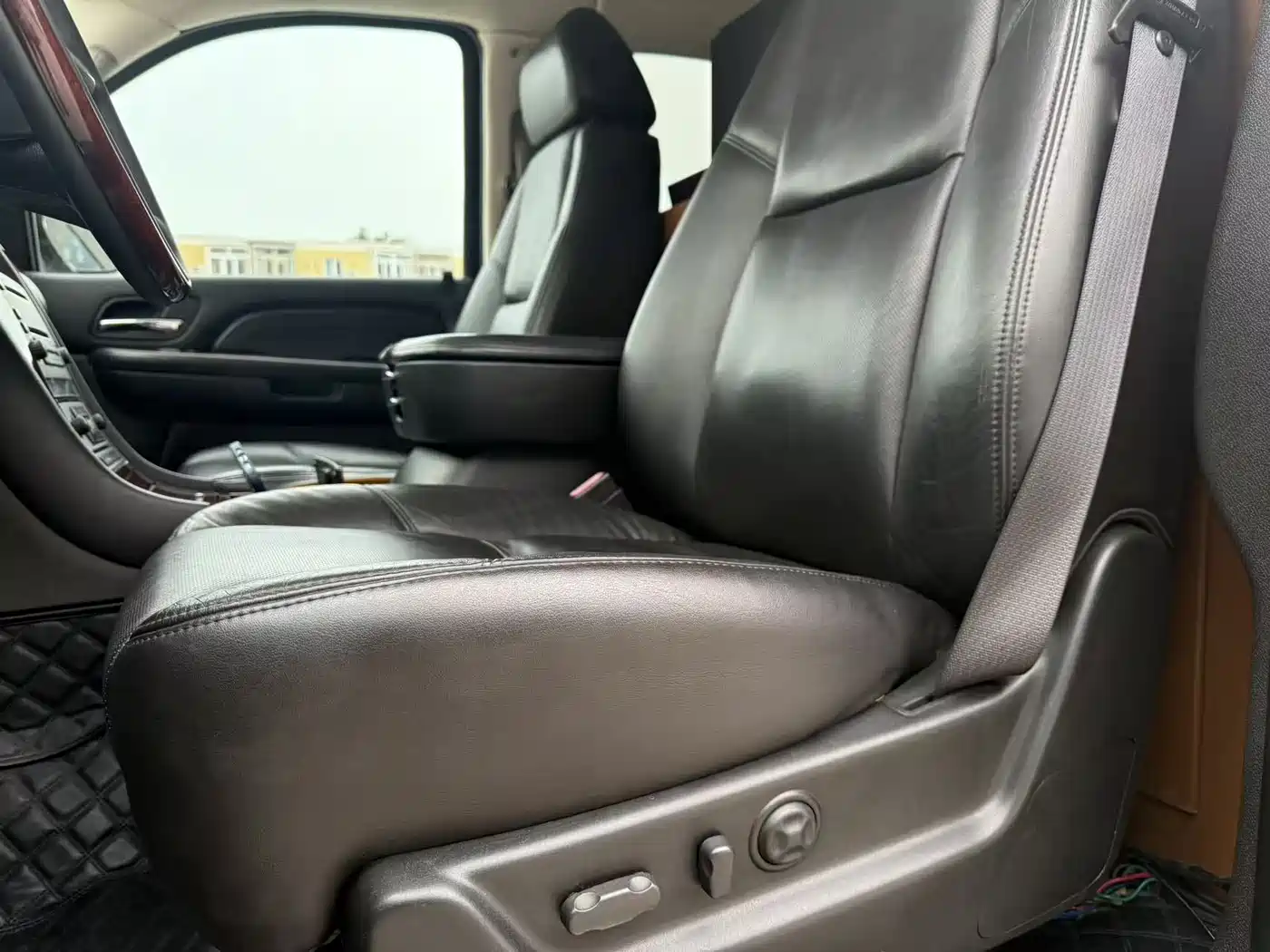 Cadillac Escalade 2008 6.2 AWD фото 10