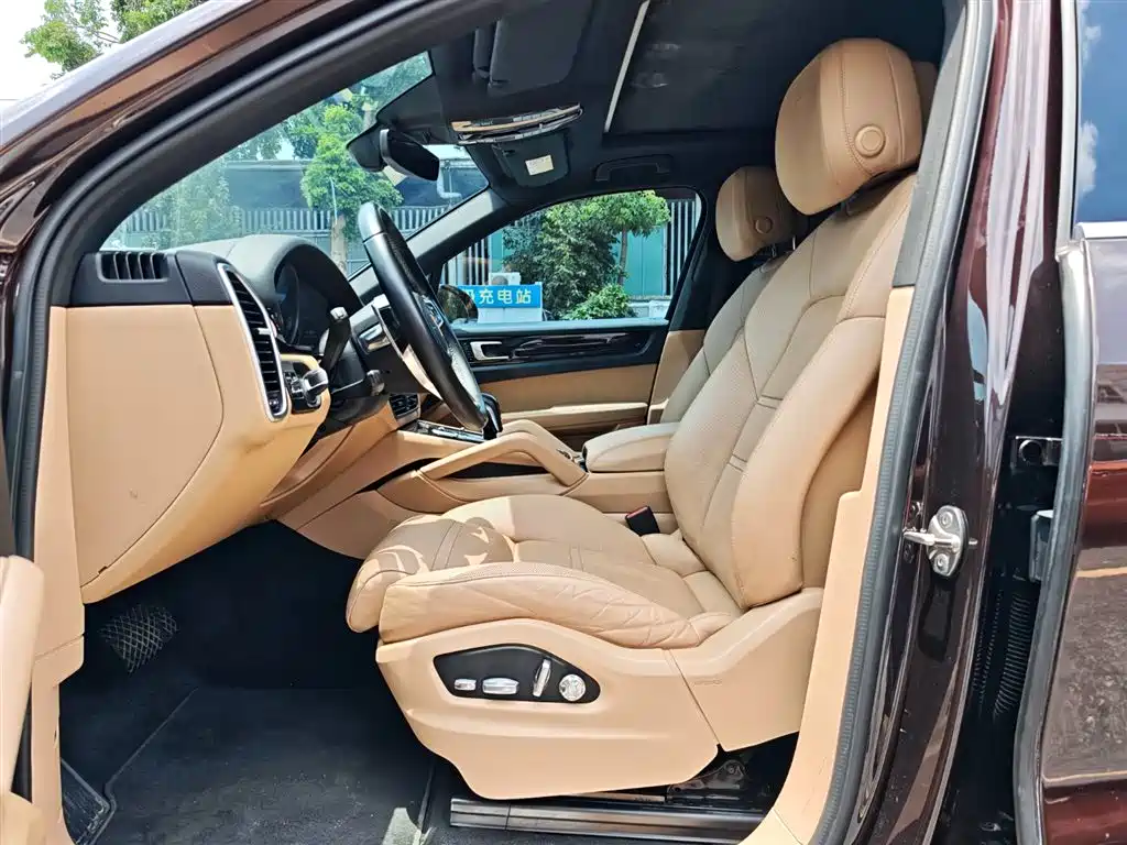 Porsche Cayenne New Energy 2019 Cayenne E-Hybrid 2.0T фото 11