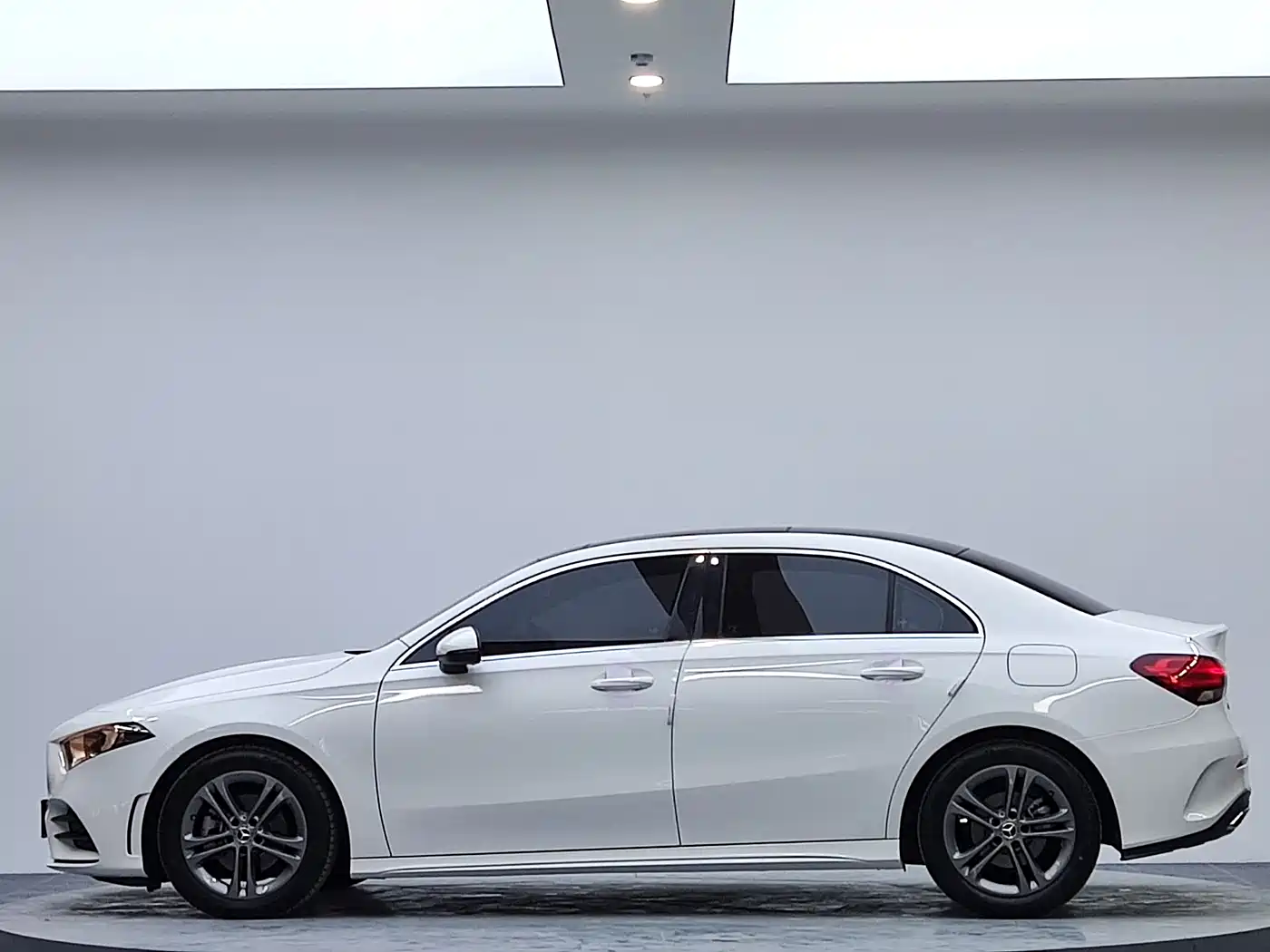 Mercedes-Benz A-Class 2022 A 180 L Sport Sedan фото 5