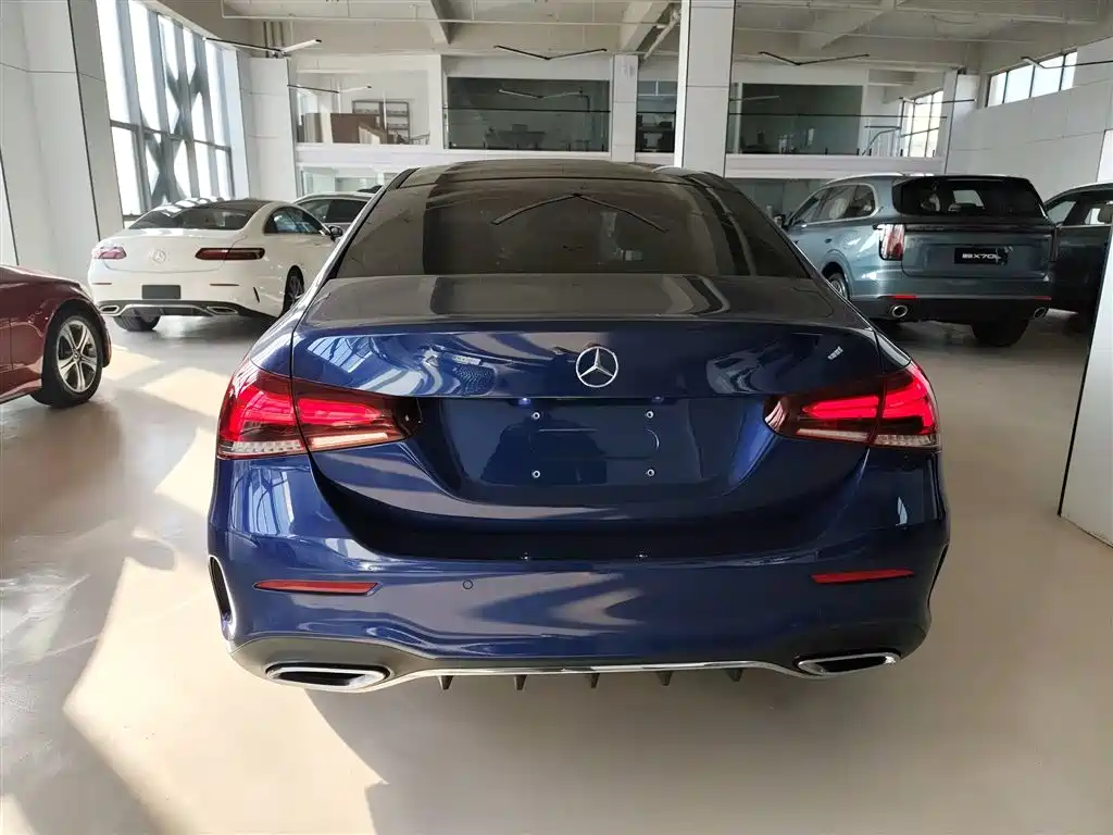 Mercedes-Benz A-Class 2021 A 200 L Sport Sedan Fashion Edition фото 6