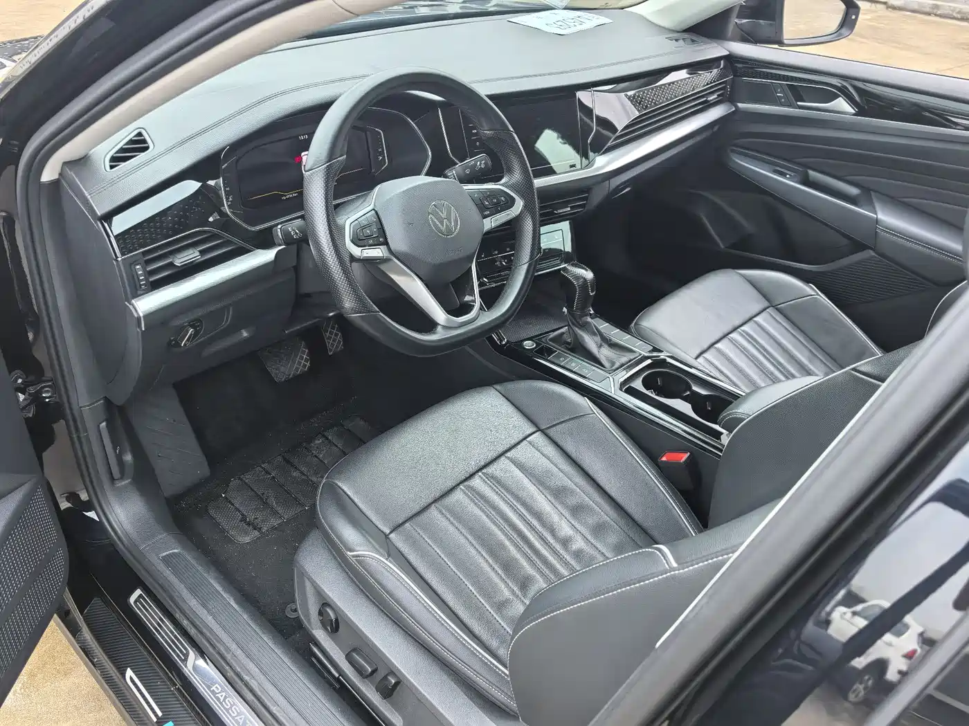 Volkswagen Passat 2022 330TSI Starlight Elite Edition фото 6