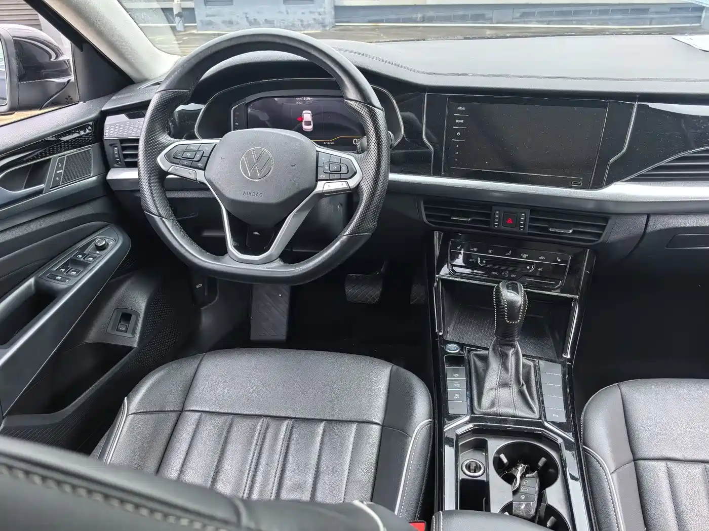 Volkswagen Passat 2022 330TSI Starlight Elite Edition фото 9