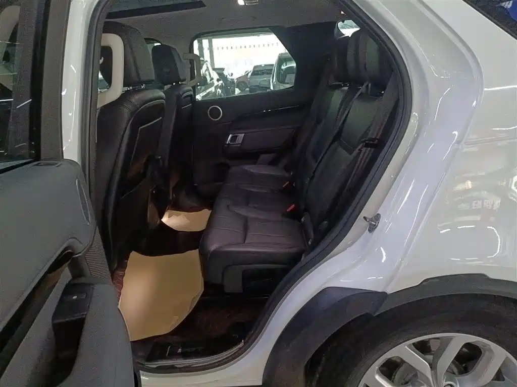 Land Rover Discovery 2017 3.0 SC V6 SE фото 13