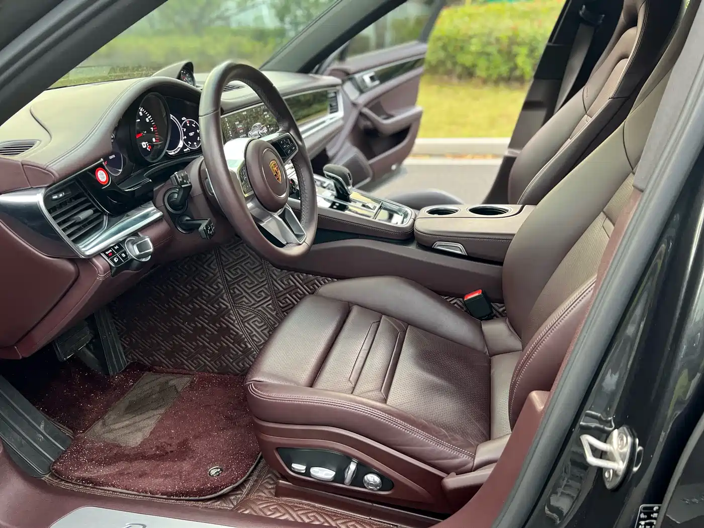 Porsche Panamera 2020 Panamera 10th Anniversary Edition 2.9T фото 5