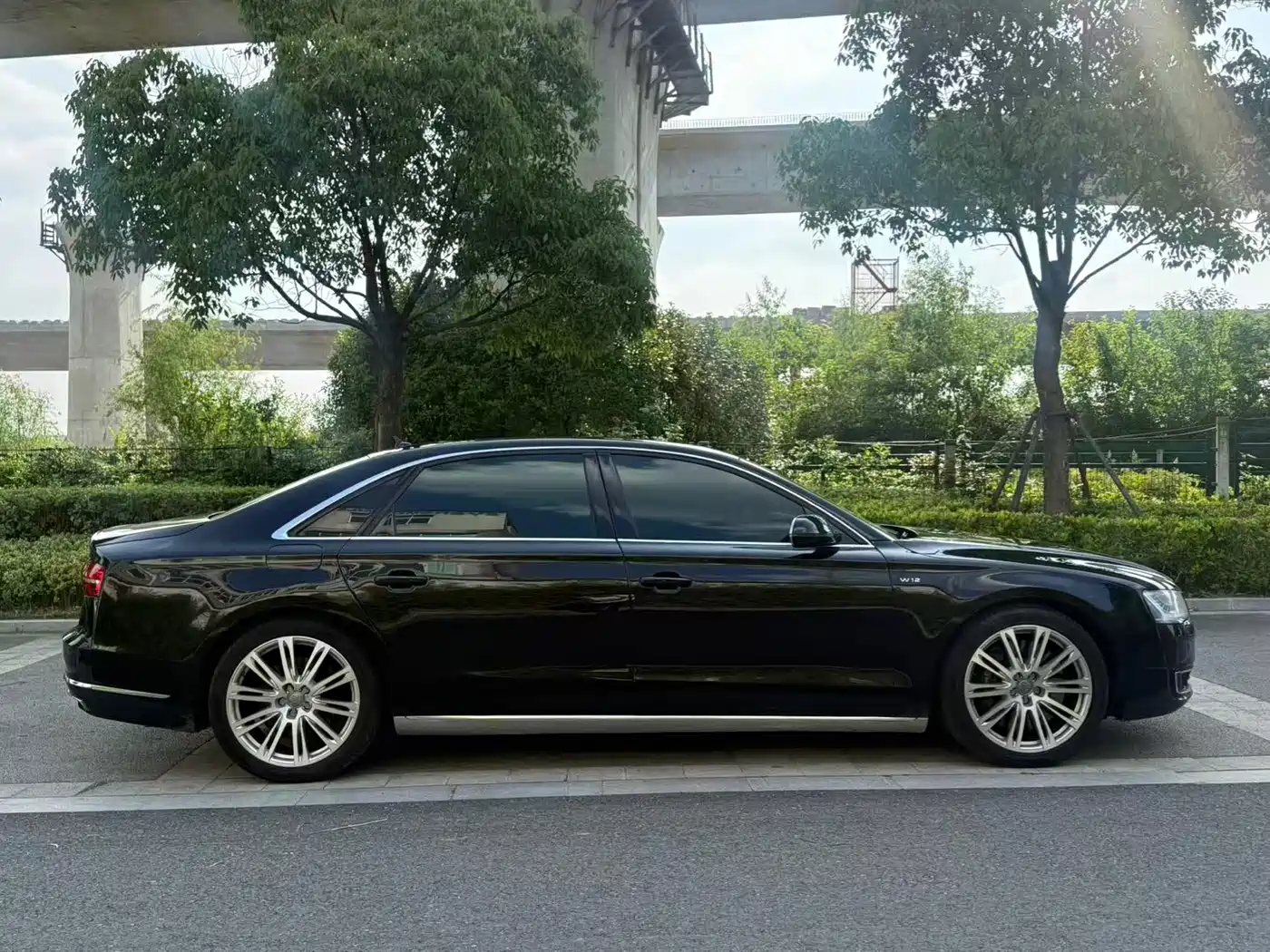 Audi A8 2012 A8L 6.3 FSI W12 quattro фото 4