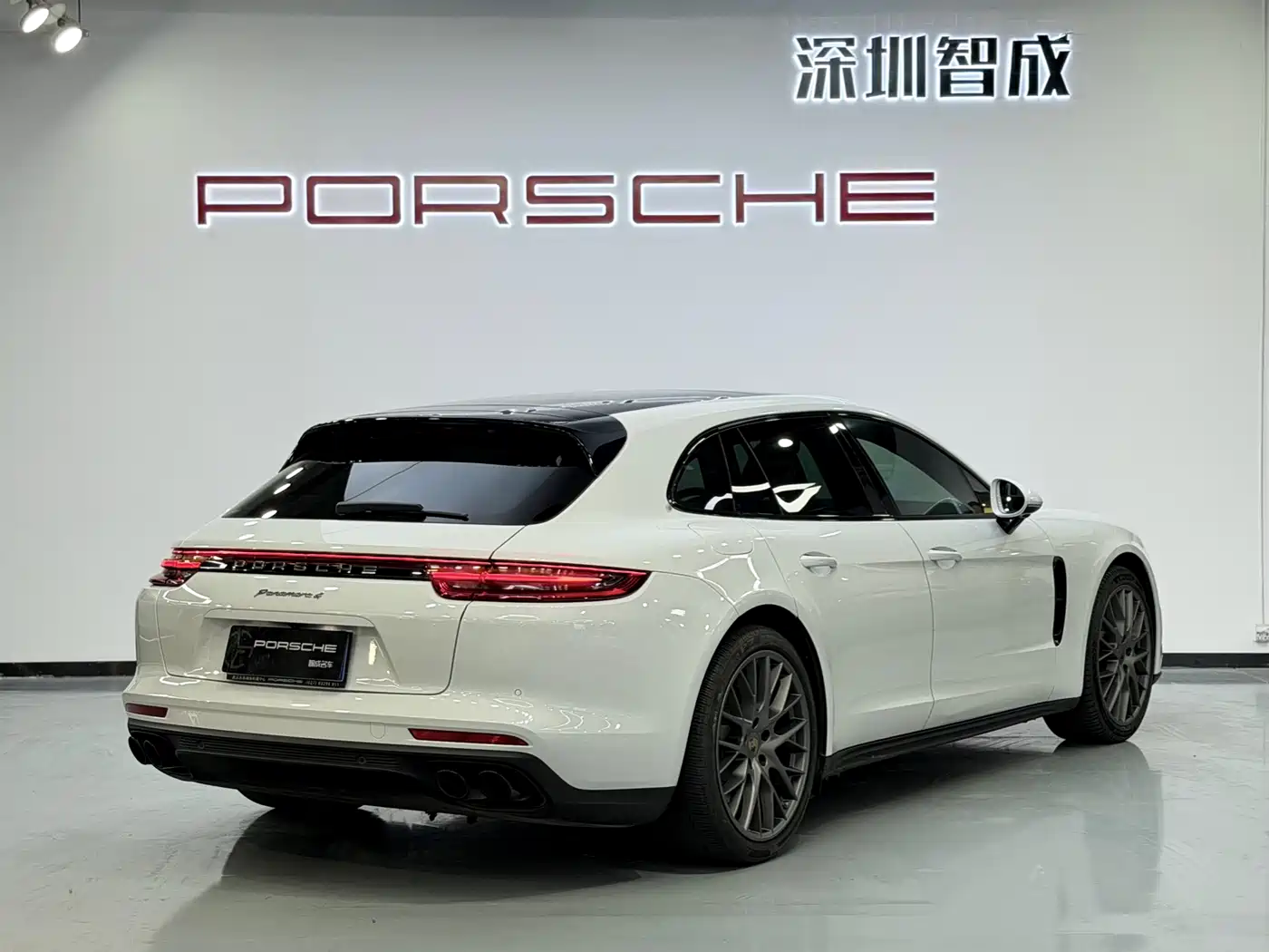PORSCHE PANAMERA