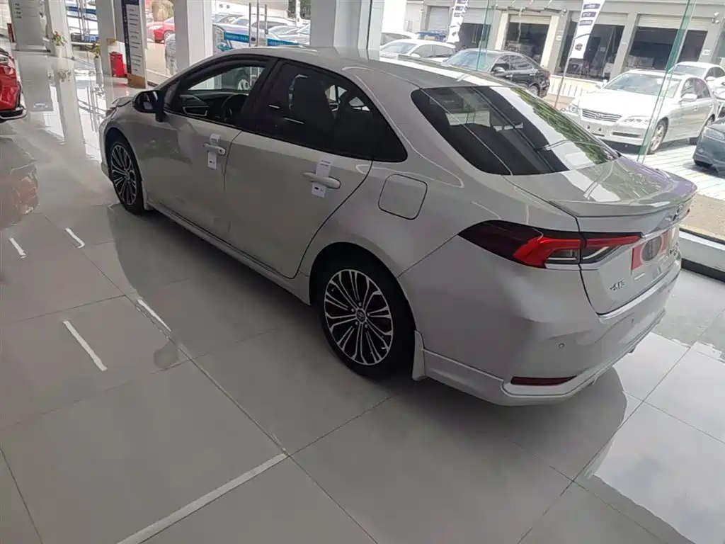 Toyota Corolla 2019 1.2T S-CVT Sport Edition фото 9