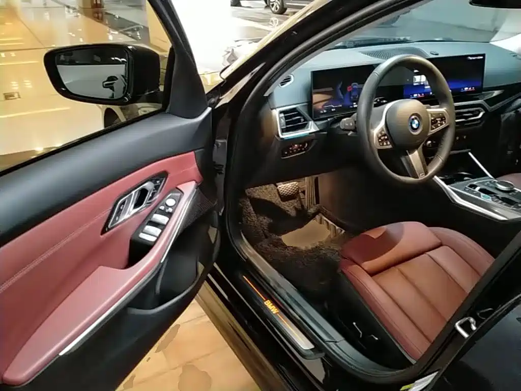 Фото 16 - BMW i3