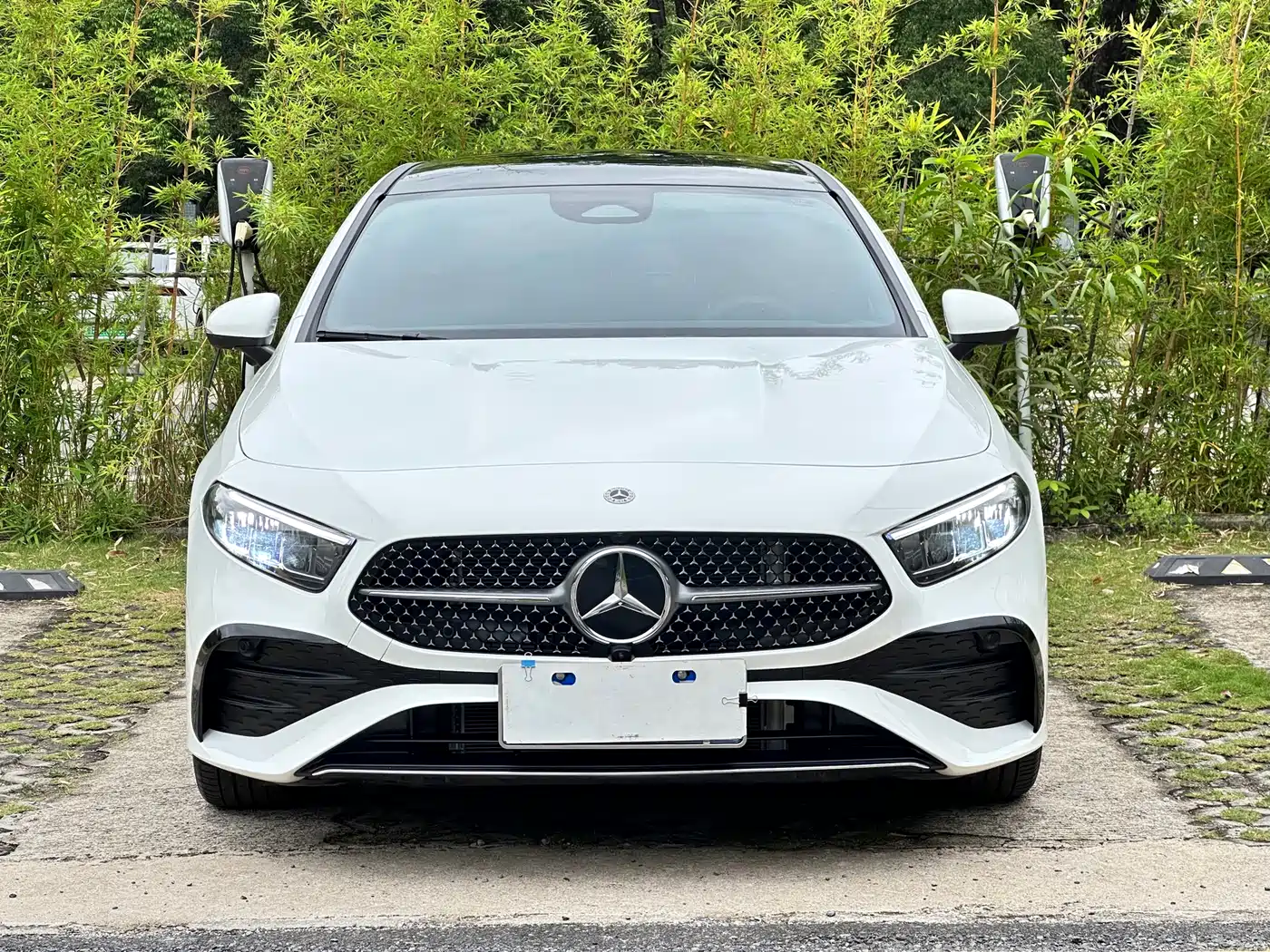 Mercedes-Benz A-Class 2025 A 200 L Fashion Edition фото 2