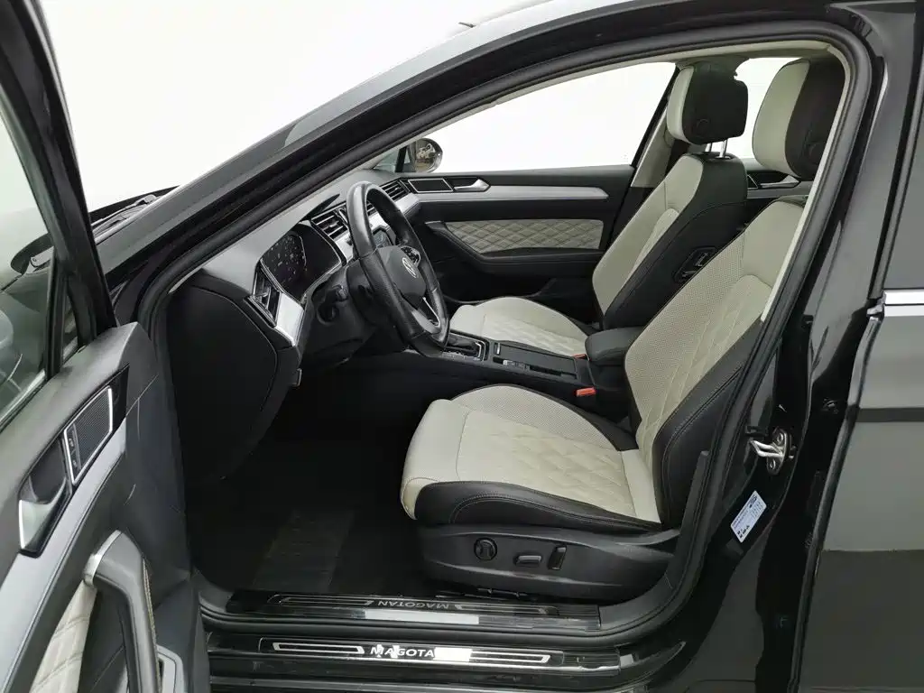 Photo 10 - Volkswagen Magotan